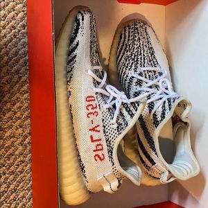 Yeezy 350 boost zebra